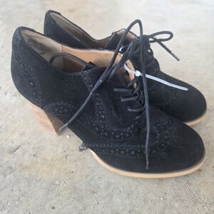 Steve Madden Omrya Lace Up Heeled Black Suede Oxfords Size 6